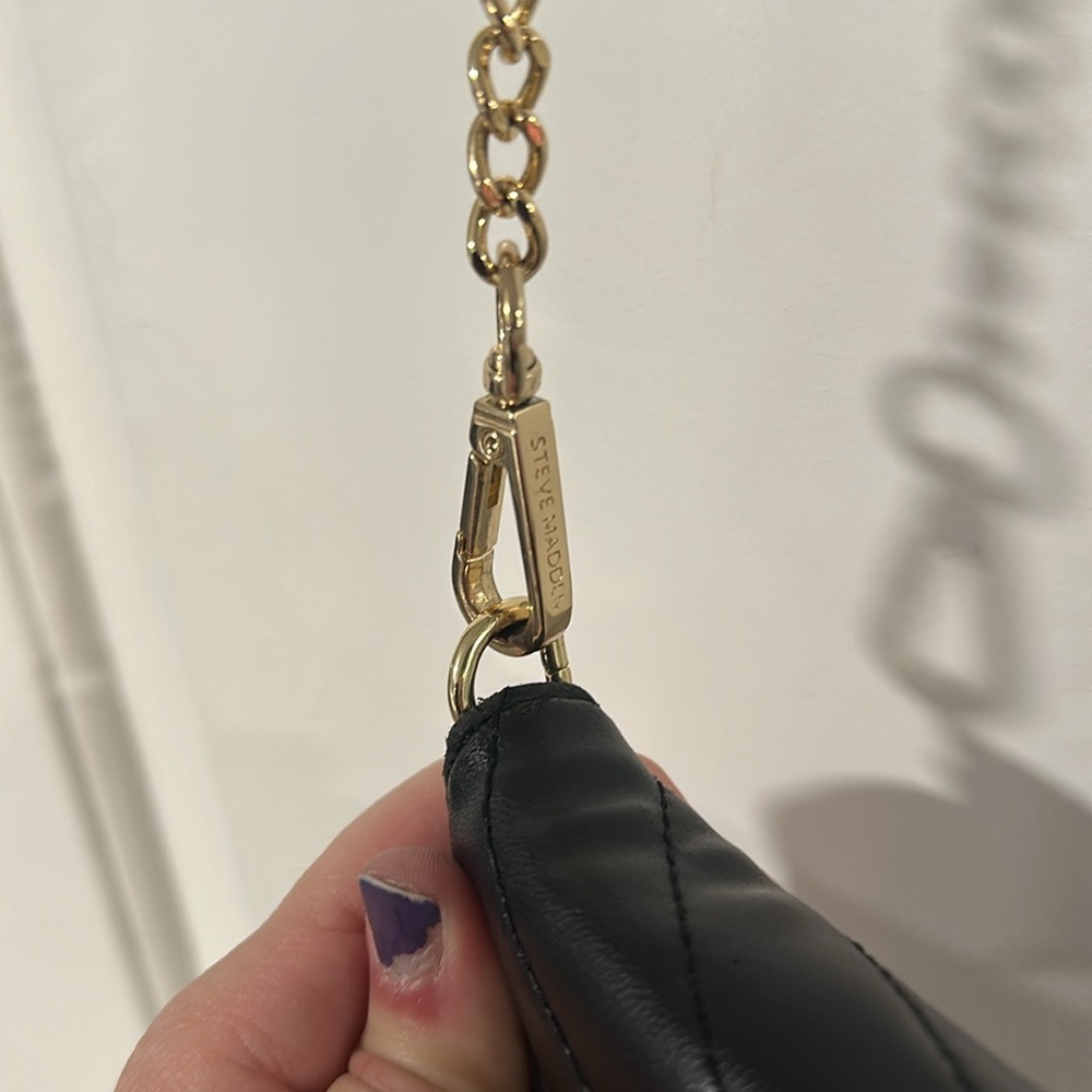 ⭐️SOLD⭐️
Steve Madden Black and Gold Crossbody - Picture 3 of 14